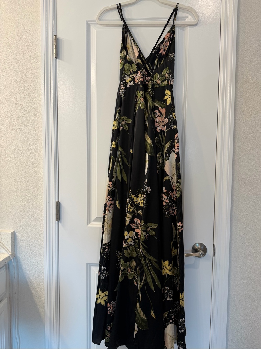 Lulu's Black Floral Wrap Maxi Dress with Green and Blush Print- NEW WITH TAGS XS - Picture 8 of 10